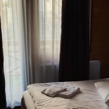 Casa Familiei Poiana Lodge